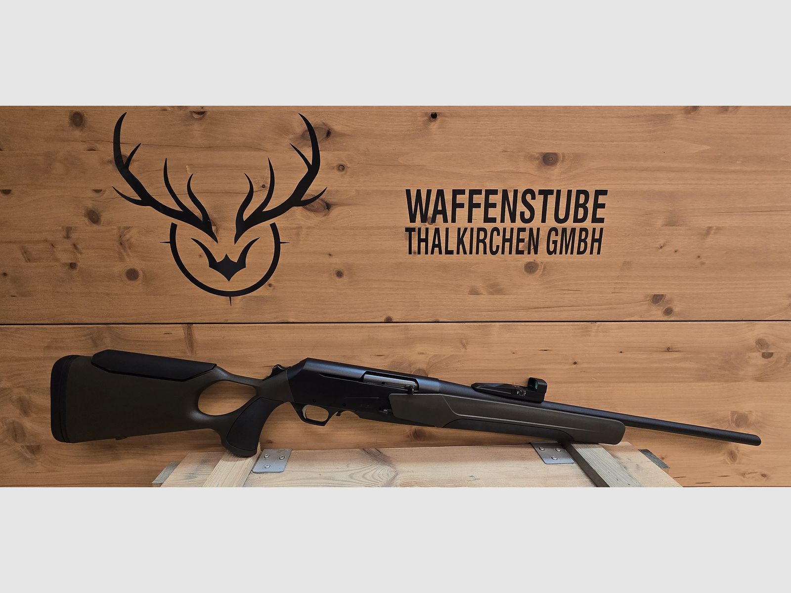 Browning BAR 4X Hunter crosse en bois montée avec viseur réflexe Kite KX1