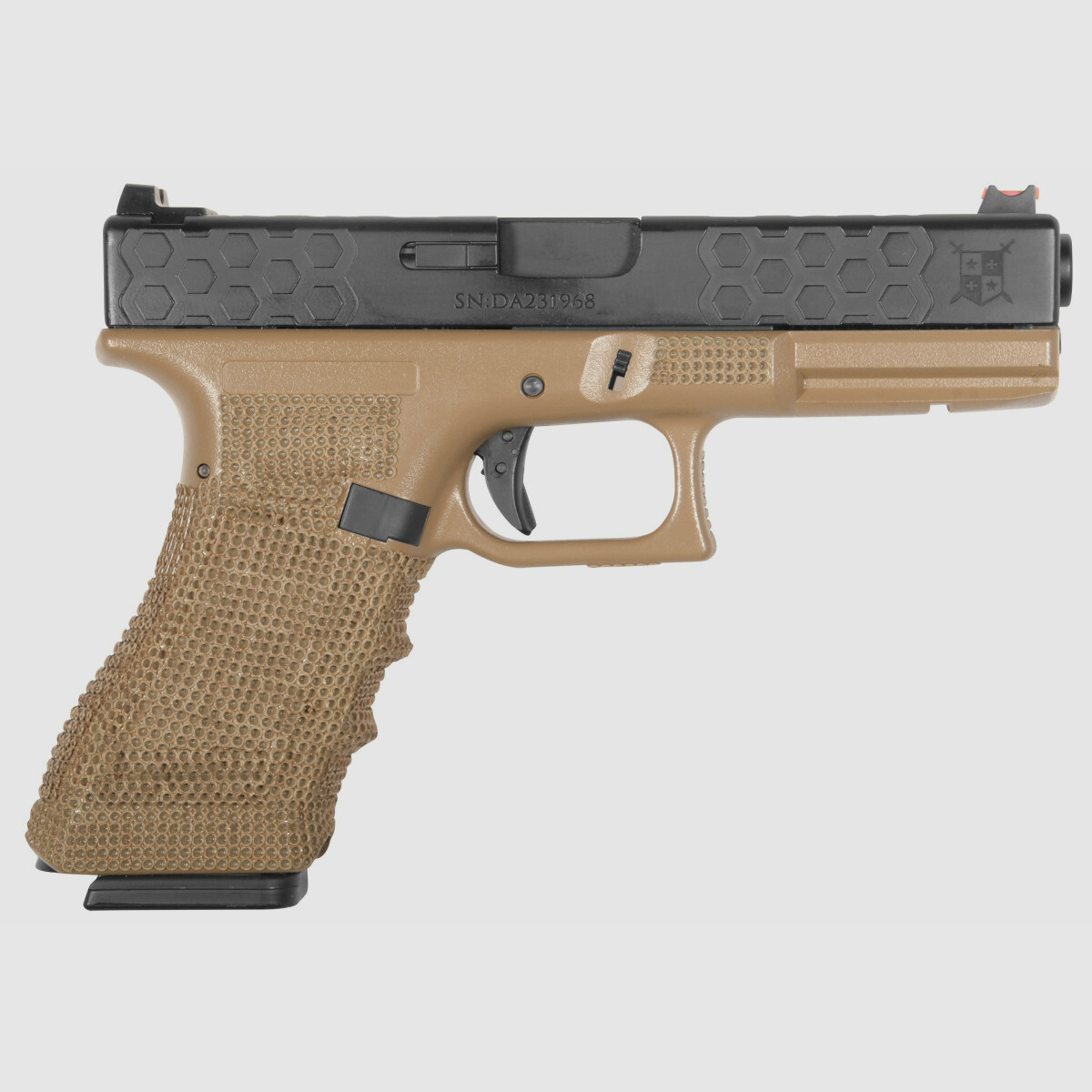 P03 GBB Airsoft Pistole in TAN | Delta Armory