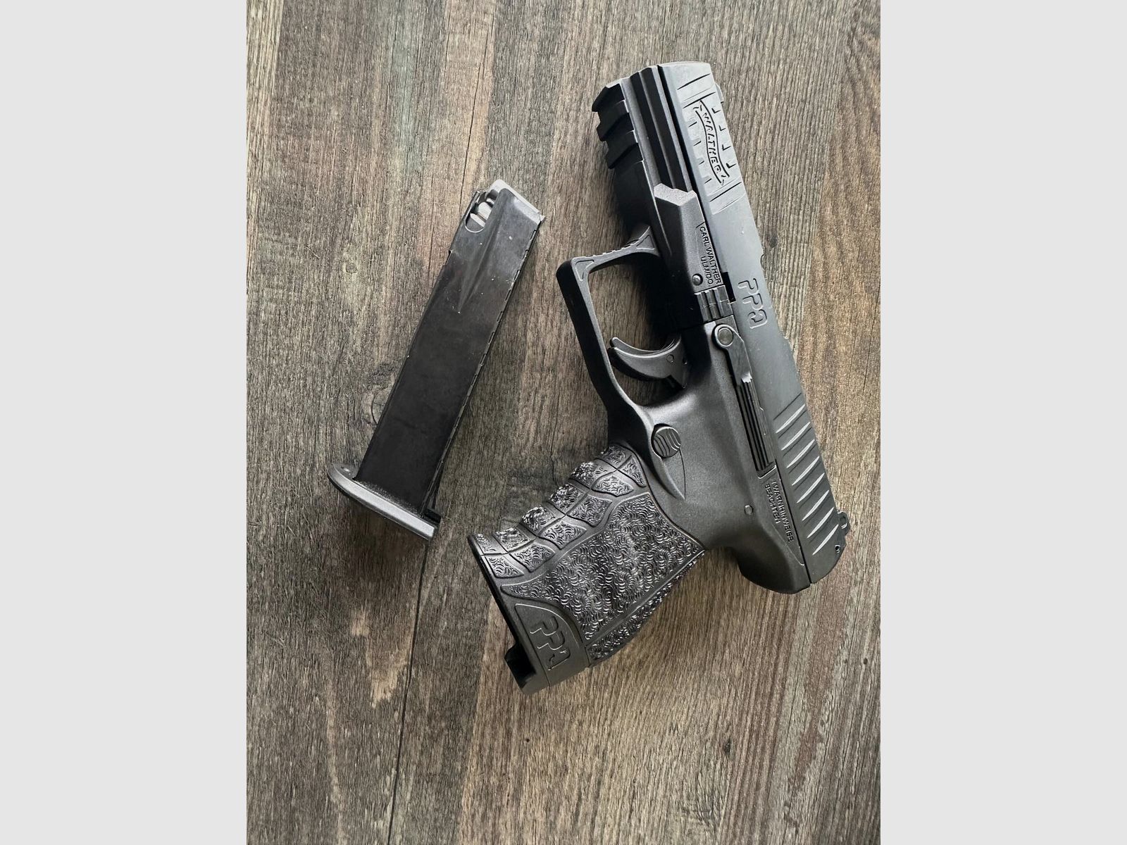 🔥 Walther PPQ Schreckschuss 9mm P.A.K. – PTB 958 – neuwertig – inkl. Koffer & 1 Magazine