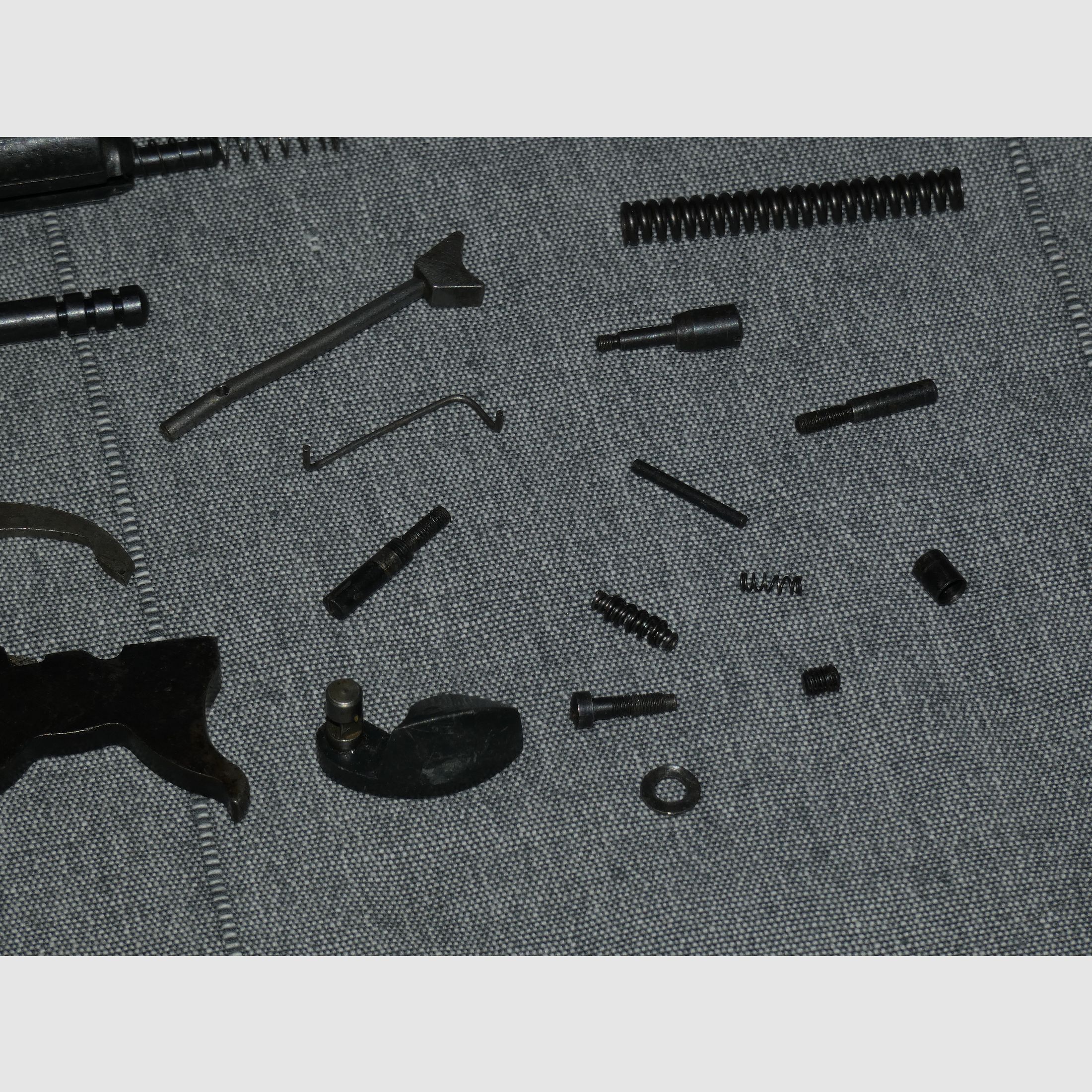 Ersatzteil Konvolut SA Revolver (Hersteller Unbekannt) Vollstahl