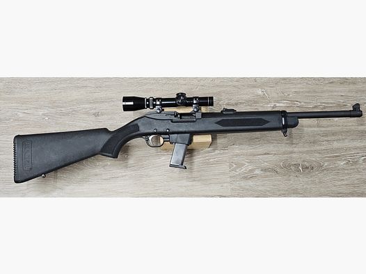 Zelflader Ruger PC9 Police Carbine 9mm Luger incl. Leupold Vari-X II 1-4x20 draadkruis-scope (eerste eigenaar, bouwjaar 1997)