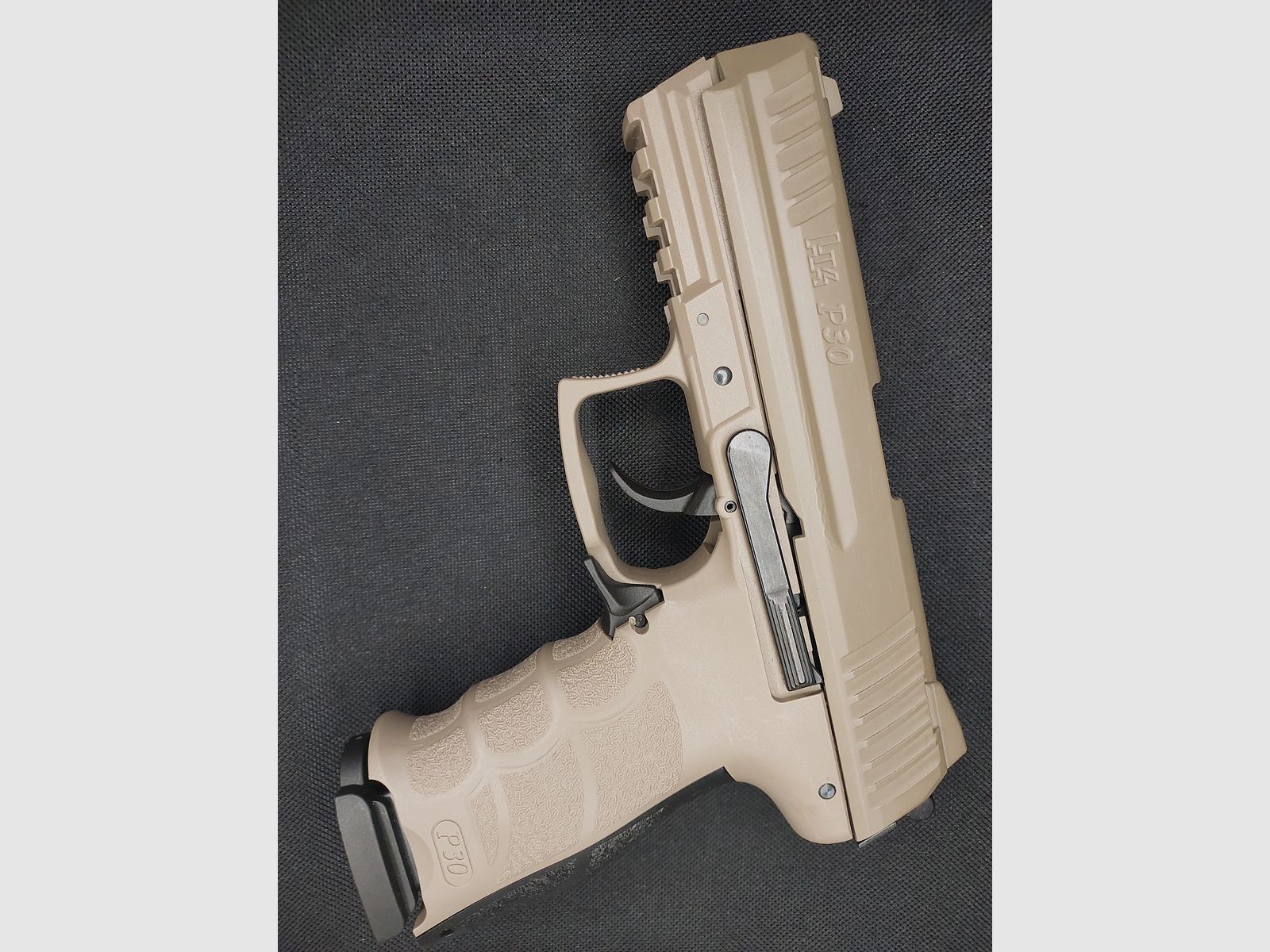 Heckler & Koch P30 Schreckschuss-Pistole 9 mm P.A.K. TAN / FDE (PTB 912)
