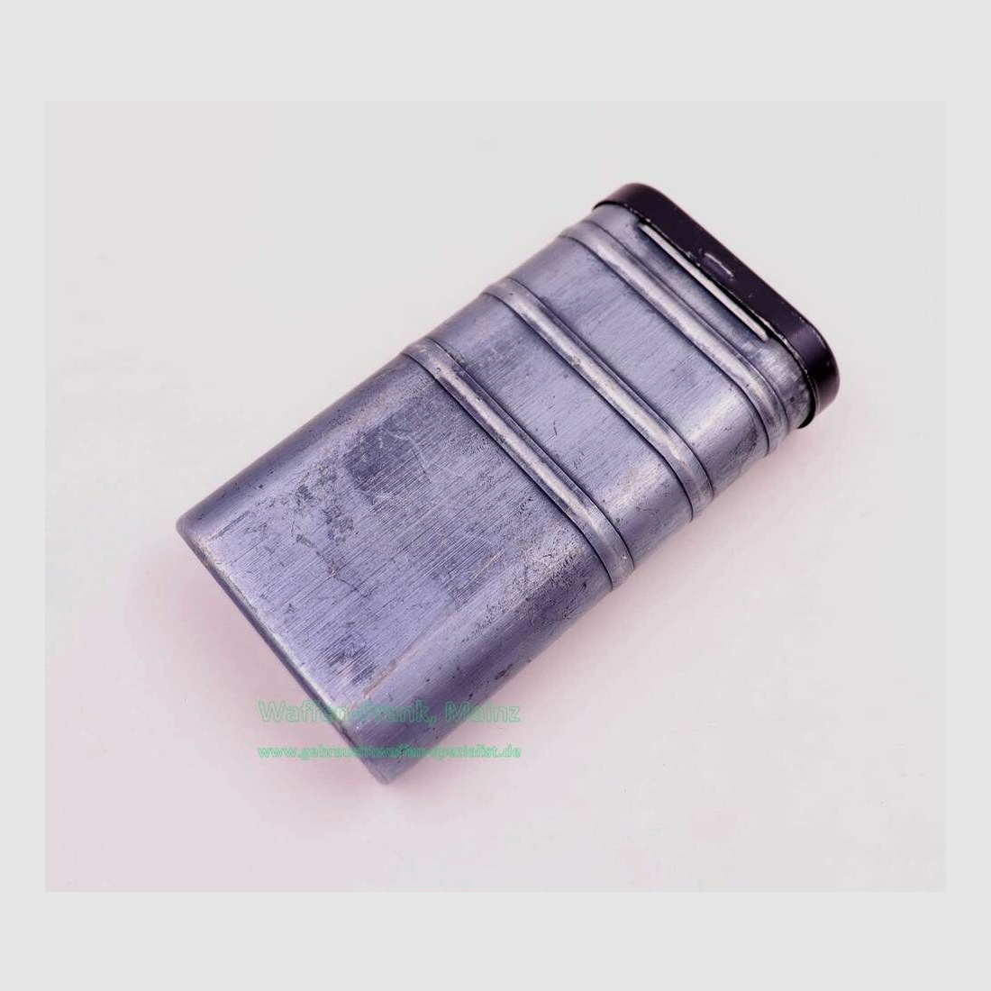 Diverse manufacturers military cleaning equipment