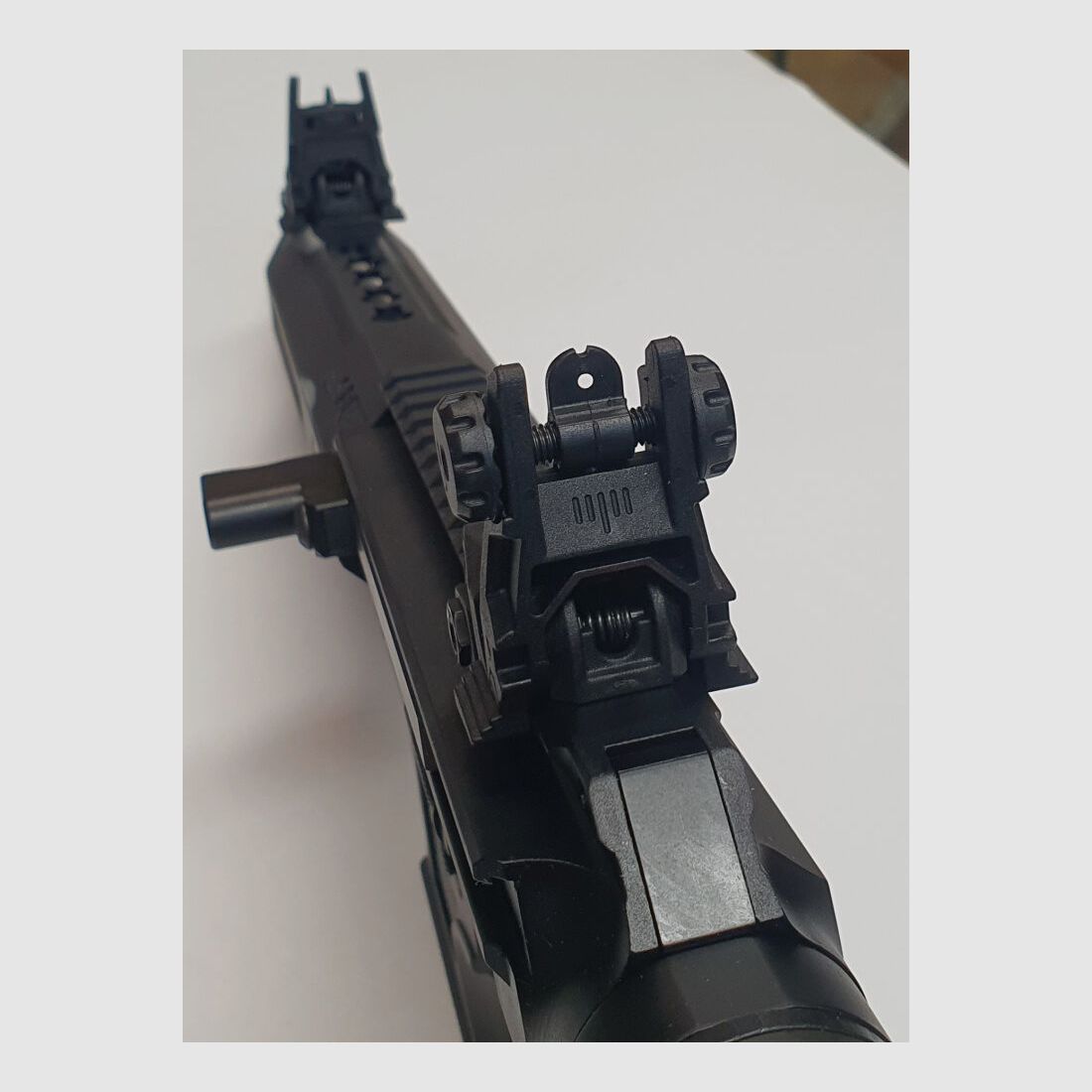 GWMH AG Selbstladebüchse GWMH SPC-SPORTER A5 10" (SWISS PISTOL CARBINE) BLACK Kal.9x19 AR15 Glock Magazin