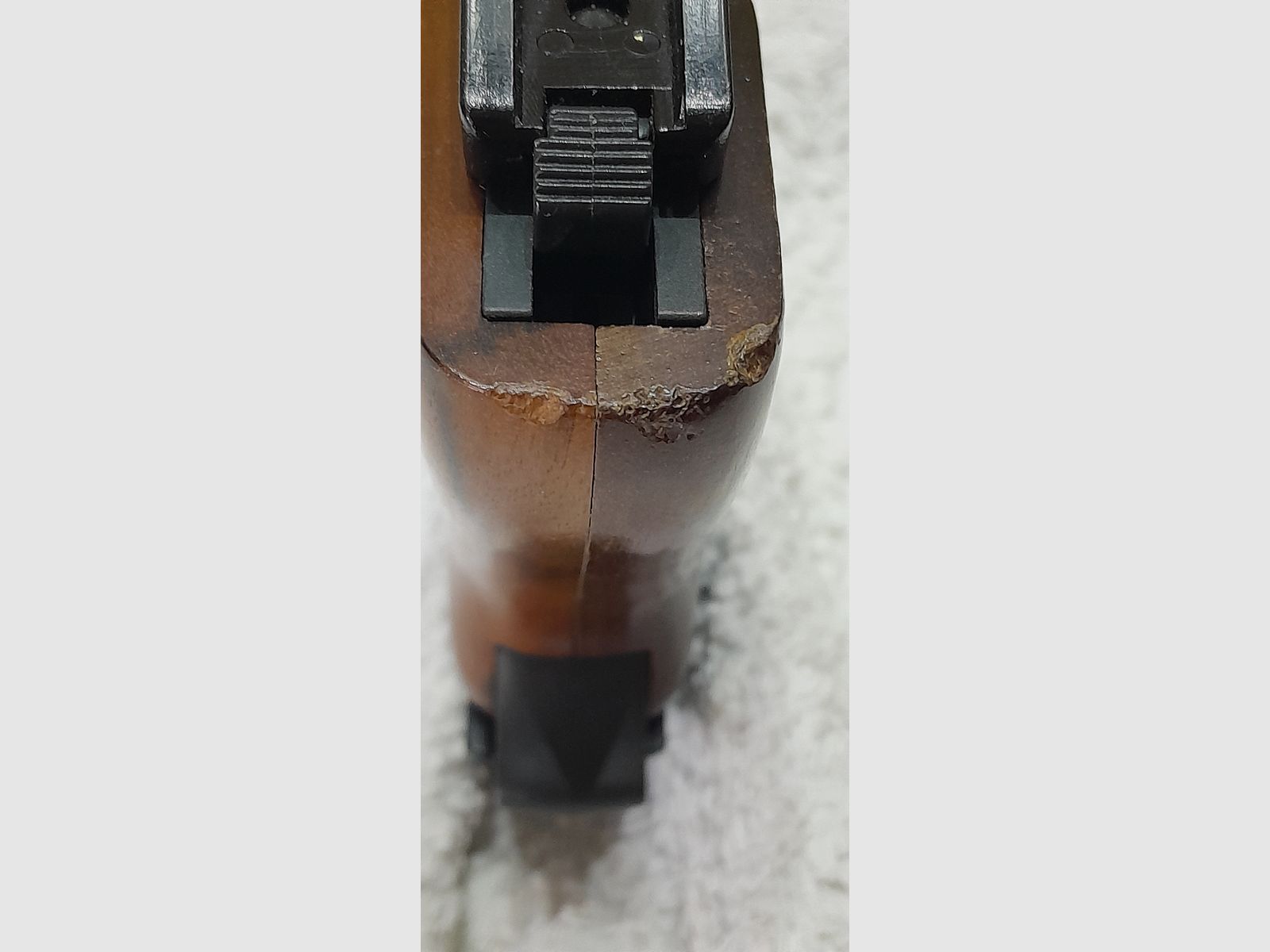 Röhm RG 800, Kal. 8mm K., mit Echtholz-Griffschalen, Abschussbecher und 35 Stück Patronen