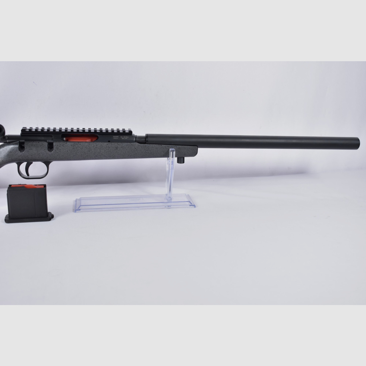 Voere S16 mit Integral Schalldämpfer .223Rem Repetierbüchse