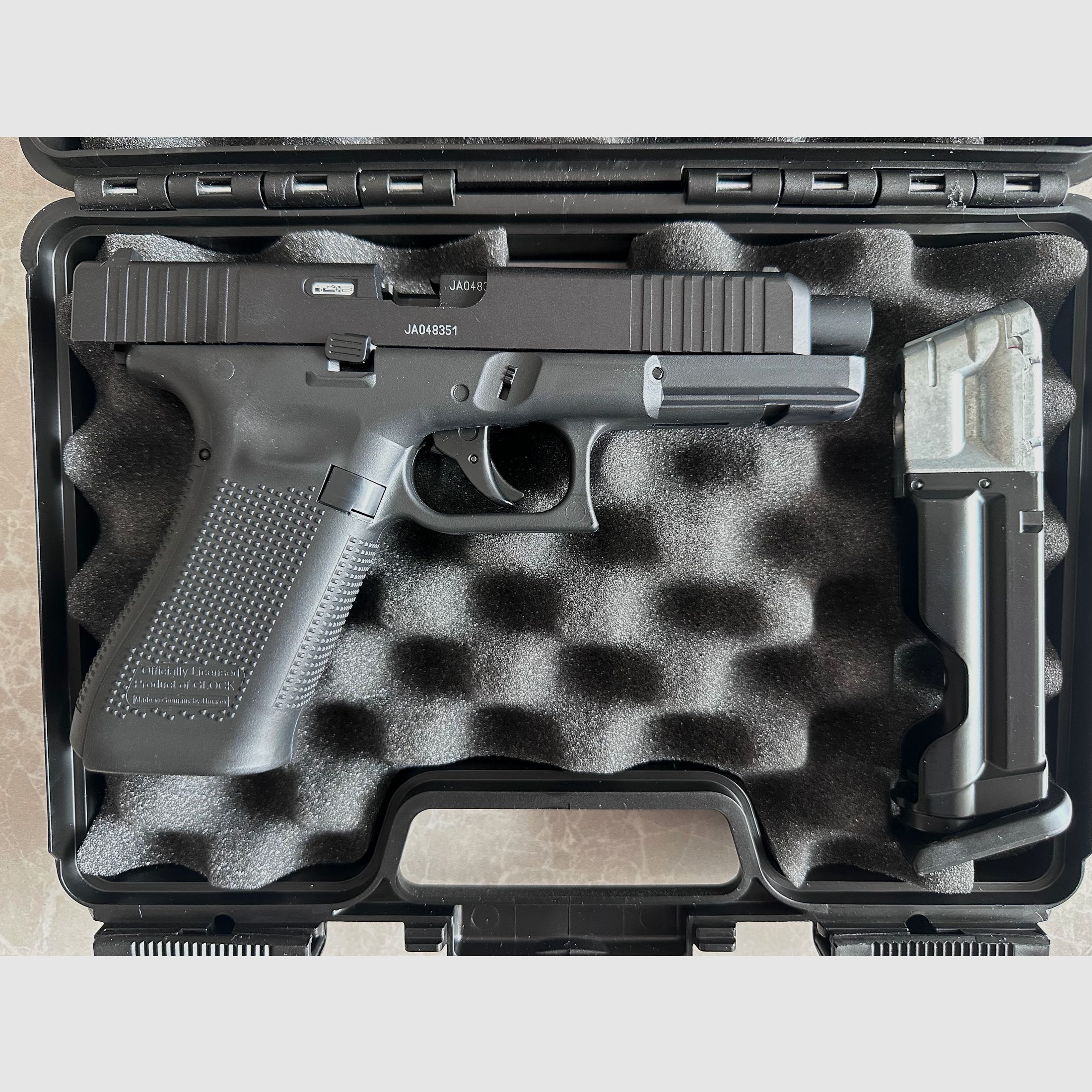 Glock 17 Gen.5 T4E CO2 RAM Pistole Kal. .43 + Holster