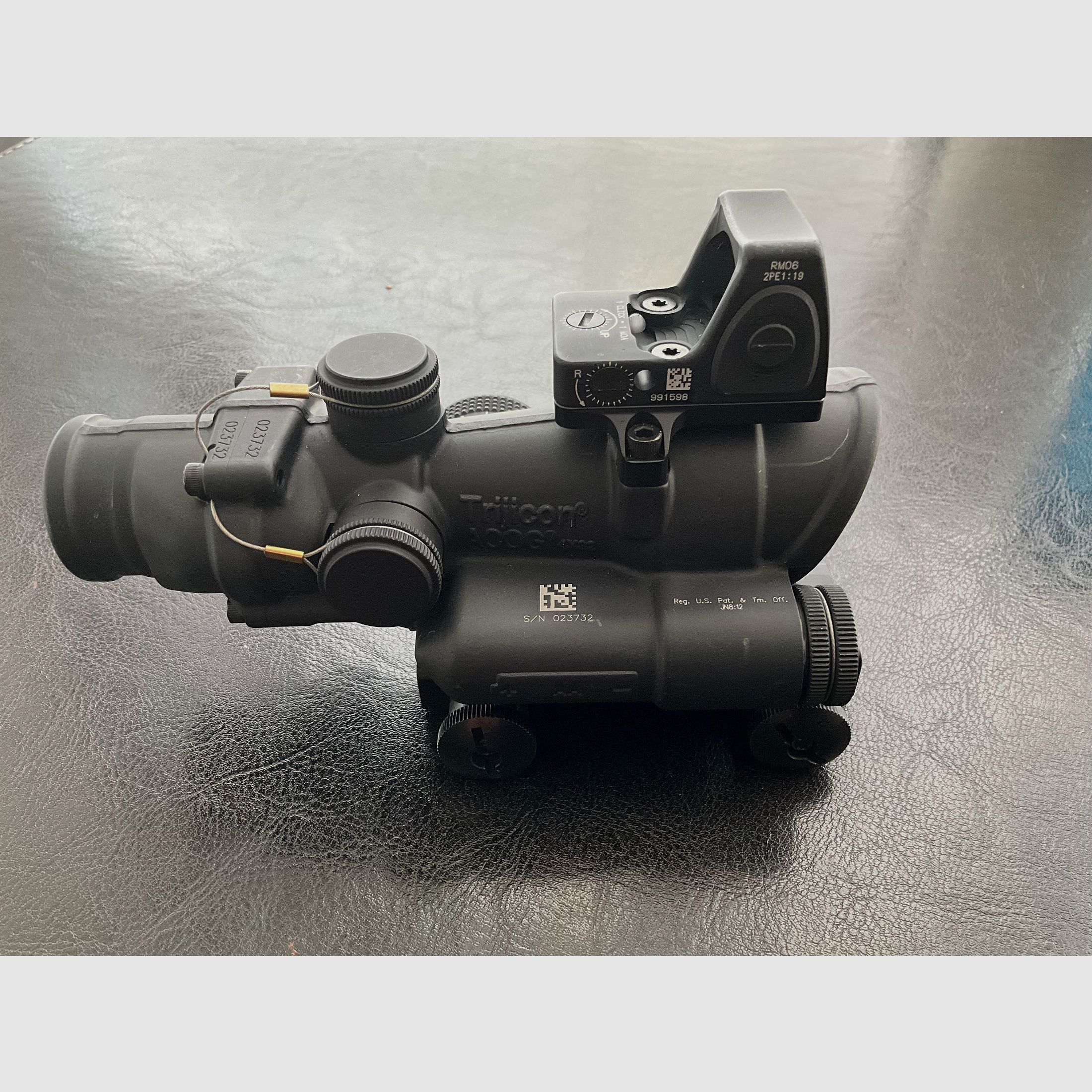 Trijicon LED ACOG 4x32 Scooe plus Adjustable Trijicon RMR
