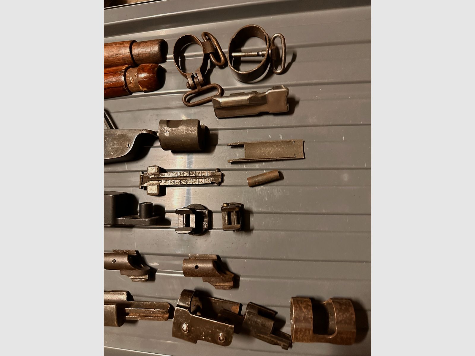 okucia starych karabinów metalowych Karabiner