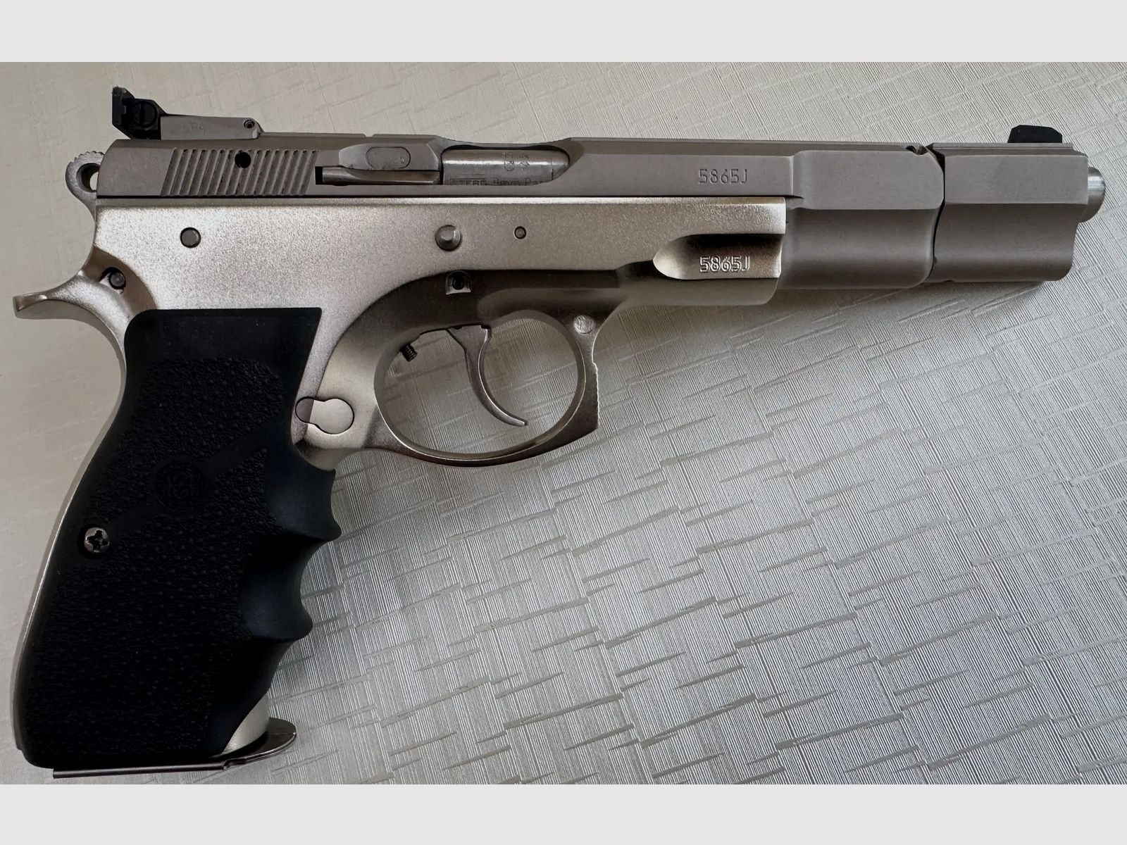 Brünner CZ 75 – 6 inch full tuning caliber: 9 mm Luger