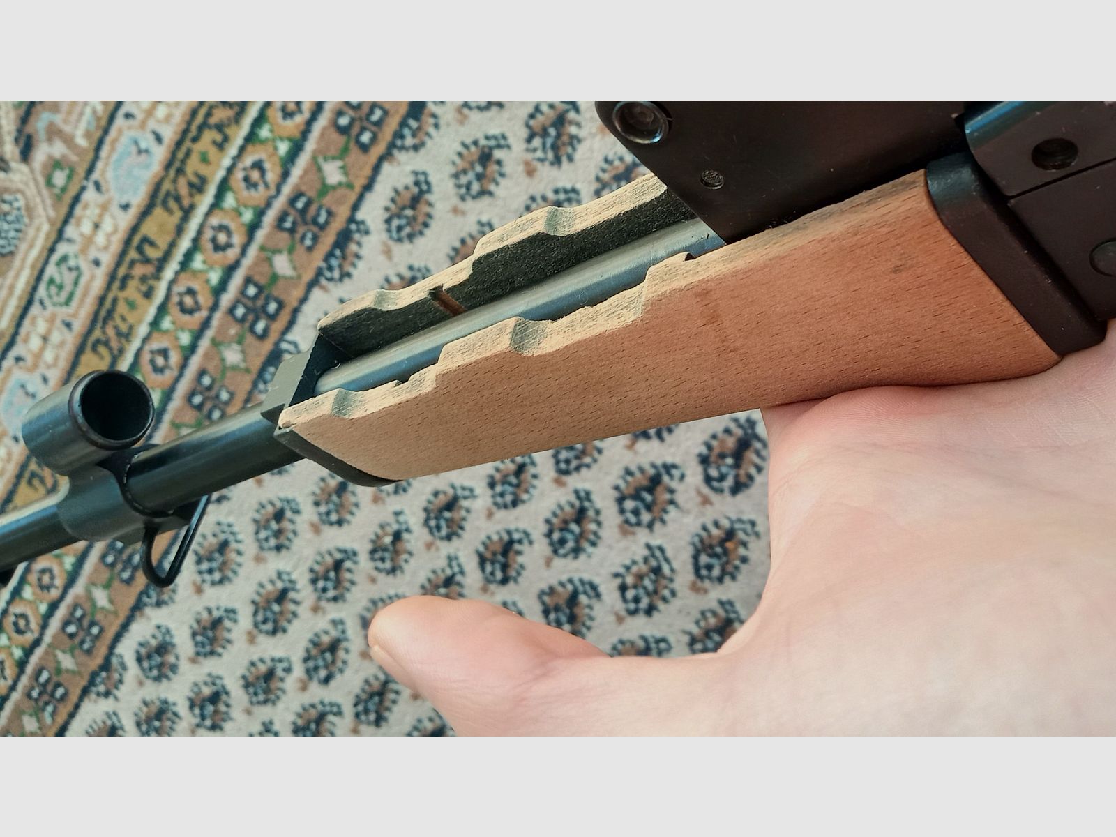 Originele AK47 (niet AKM!) onder houten handbescherming van beukenhout / Aangepast voor GSG Cybergun Co2 AK47 (China-Yunker)