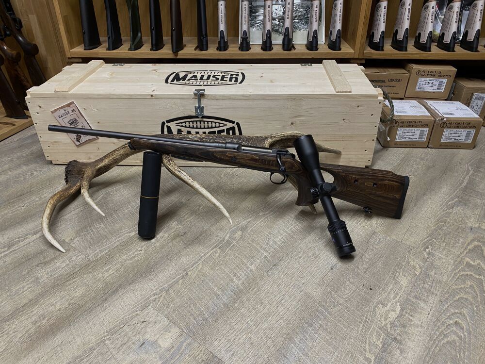 Sauer 101 GTI, links, mit Zeiss Conquest V6 2-12x50 M, mit Schiene