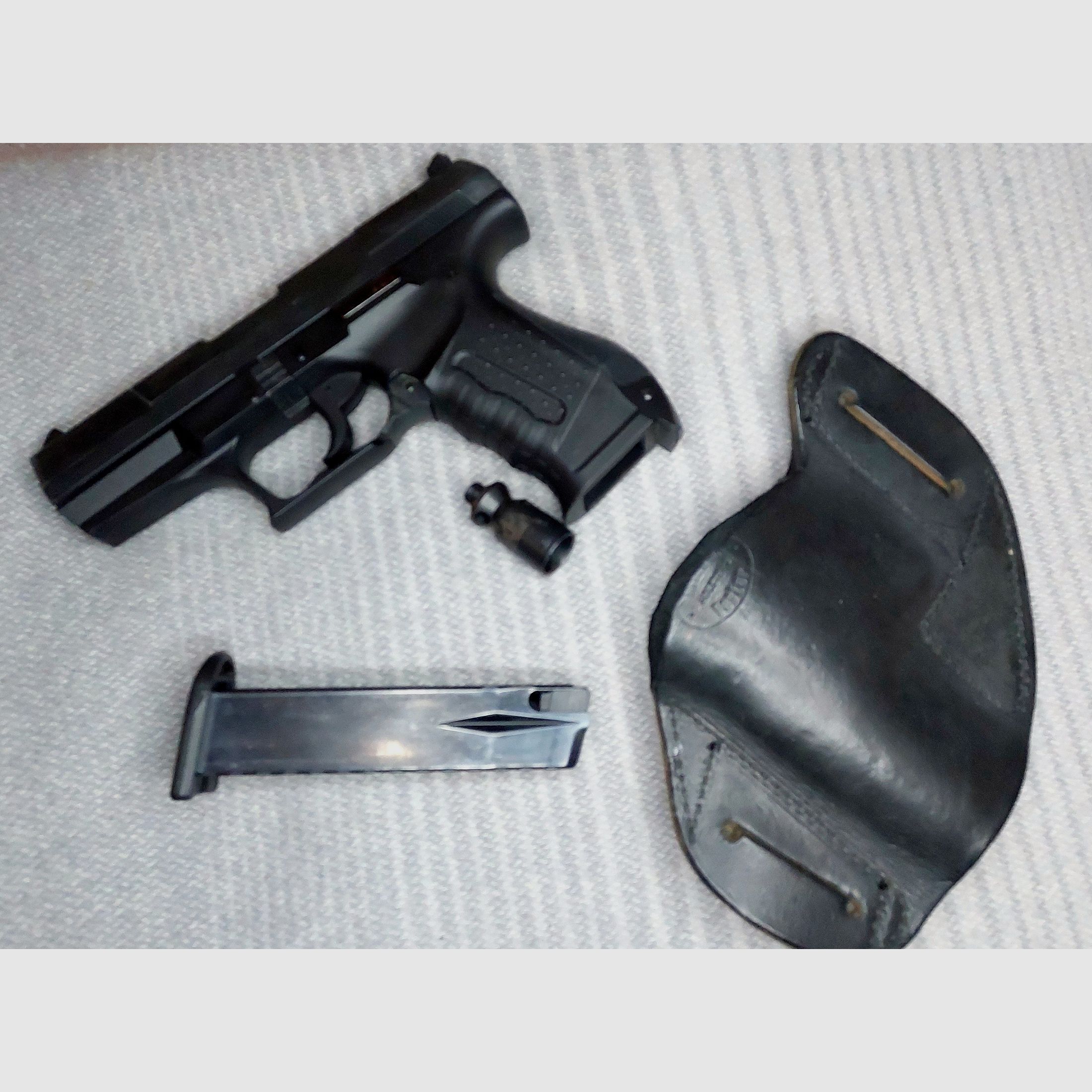 Walther P99 Schreckschuss Pistole 9mm P.A.K. (PTB 762) P 99 mit Foster Lederholster