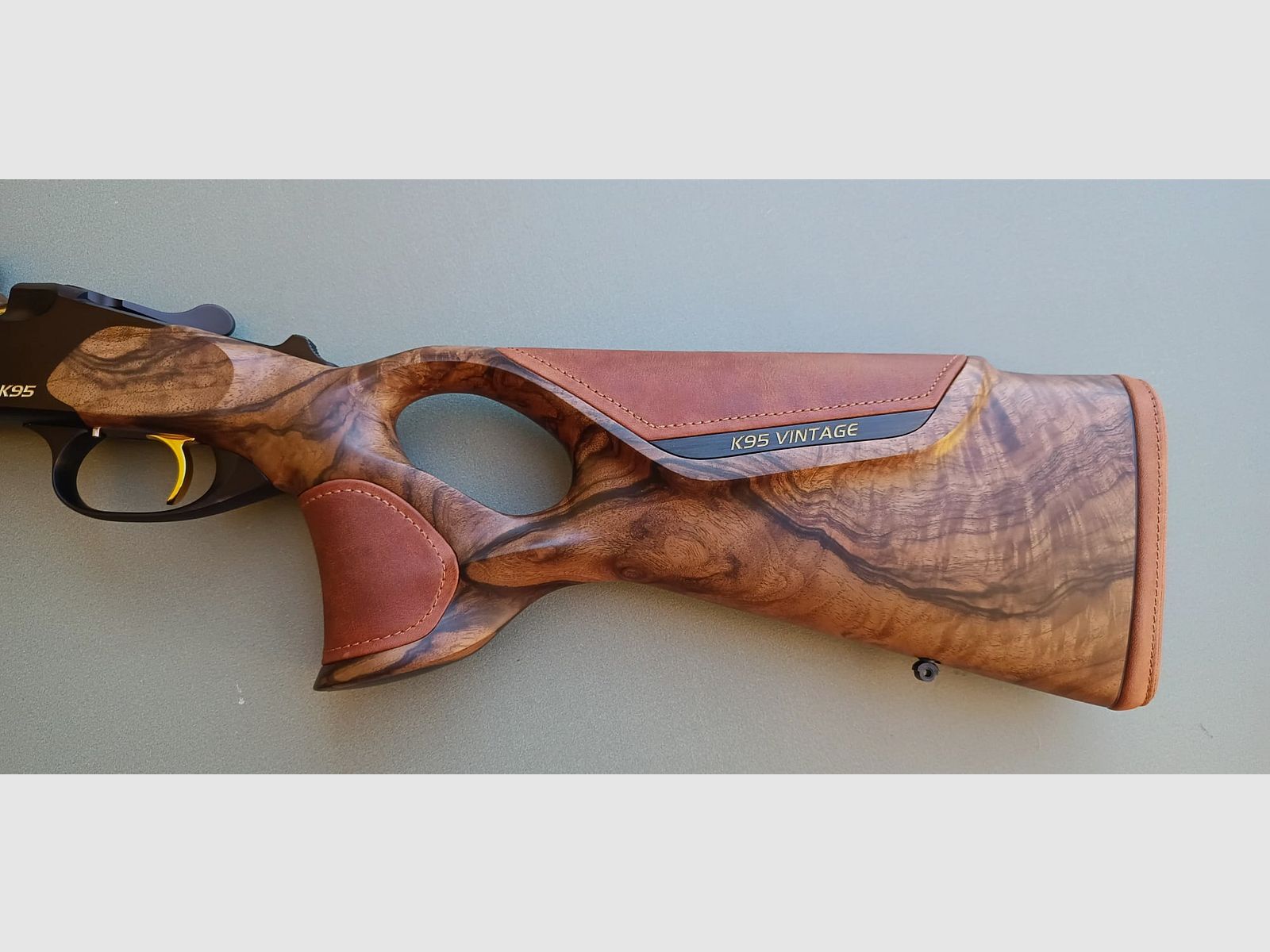 BLASER K95 VINTAGE BREAK ACTION CAL 8.5X55 BLASER TRIGGER AND HEAD IN SIMIL GOLD, MATTE HEAD, LEATHER INSERTS, image 3 of 7