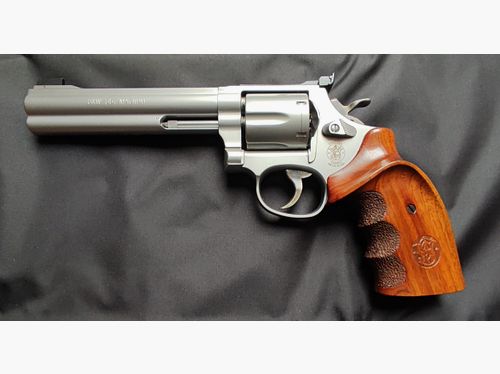 Smith & Wesson (S&W) 686 Target Champion .357 Mag. Revolver stainless steel
