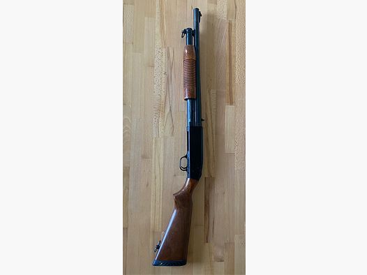 Pumpgun Mossberg 500 A  Kal. 12/70