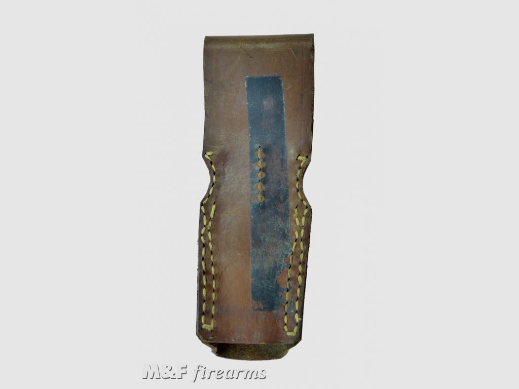 Chinesischer Koppelschuh (Bajonettfrosch, Tragetasche) für Mauser Bajonette mit Tragehaken.