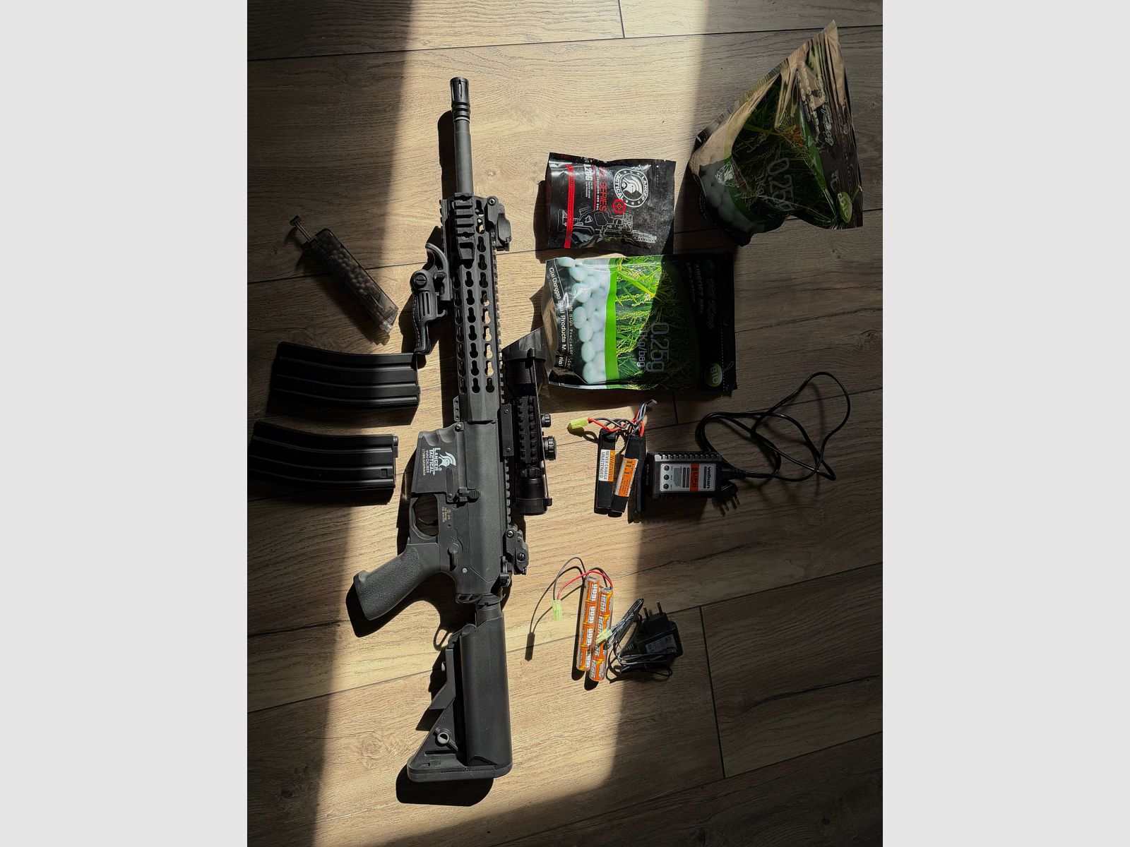 Airsoft M4 Lancer Tactical 