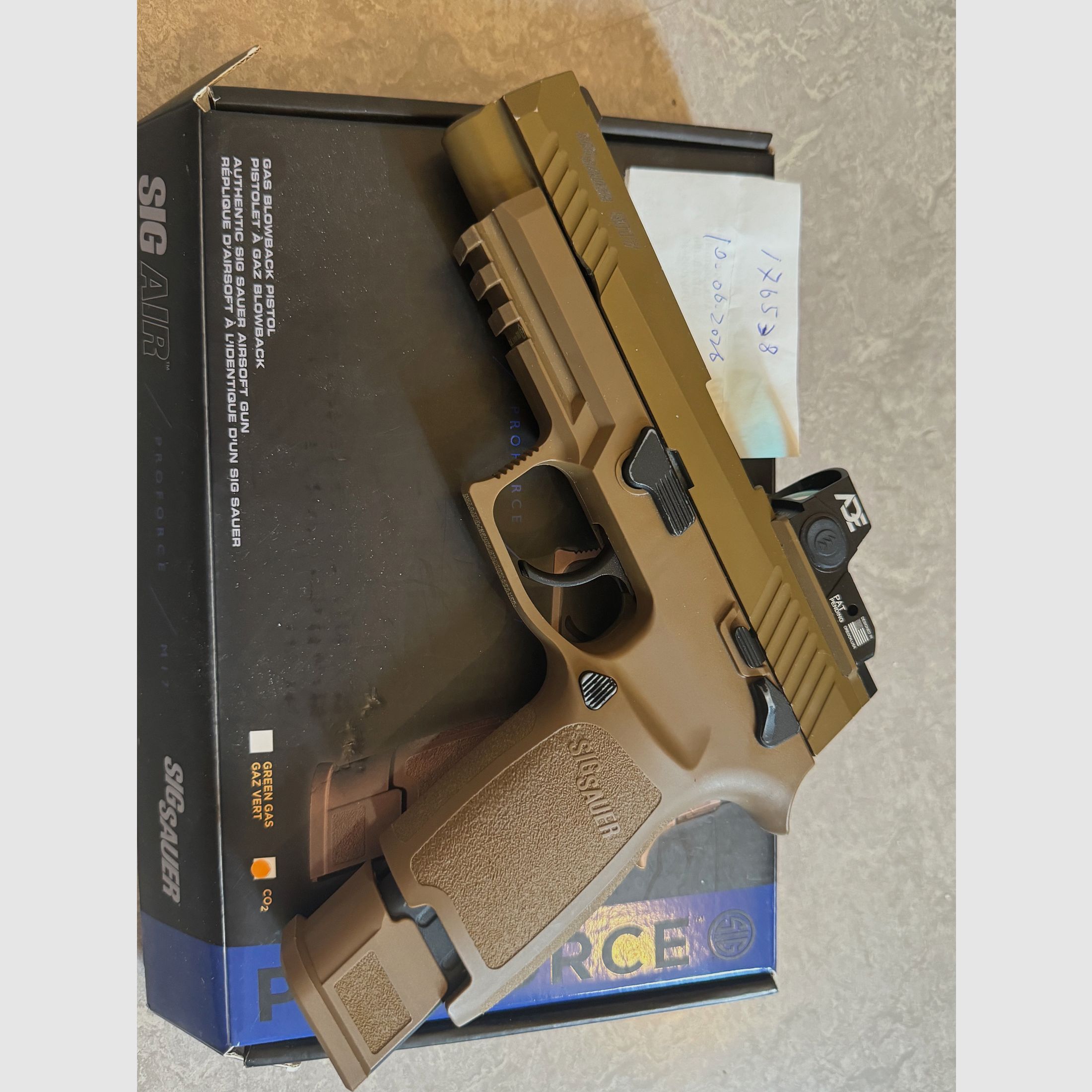 SIG Sauer M17 CO2 GBB Pistole inkl. ADE Raptor Red Dot & AMG High Output Valve