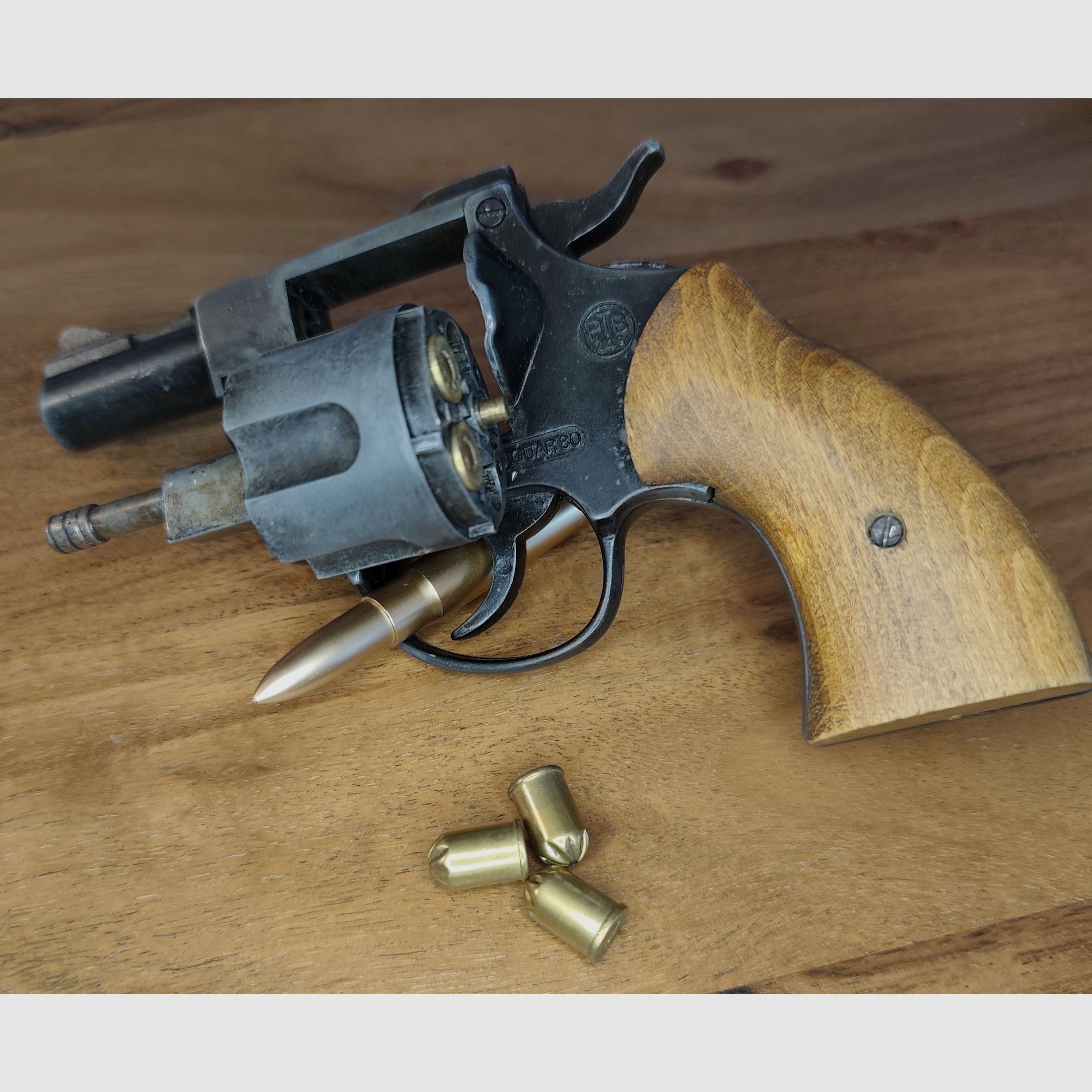 ME Jaguar 80 revolver 9mm + gas cartridges and leather shoulder holster