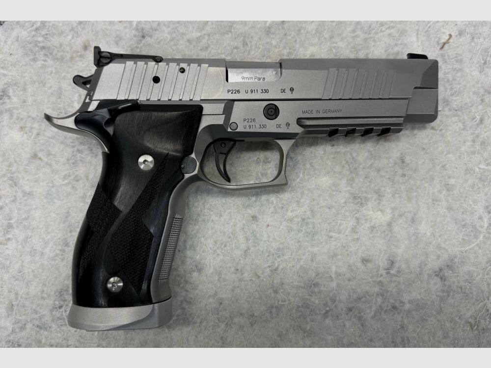 SIG Sauer P226 X-Five Supermatch 9mmLuger