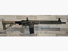 Nuovo prodotto dal commercio specializzato - Schmeisser AR15 M5FL modello speciale MAGPUL 16,75" OD Green FDE cal. .223Rem