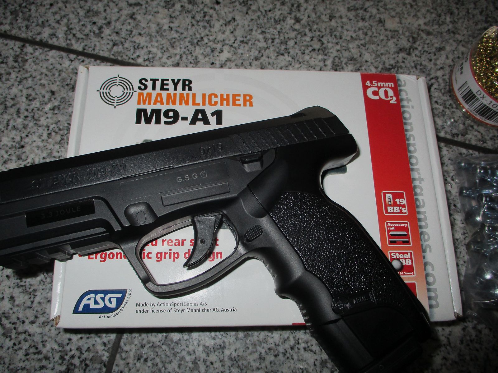 Luftdruck Pistole Steyr  M9A1 - CO2 -  4,5mm BB + 3 x 1500 BB + 20 Umarex 12g Kapseln  NEU