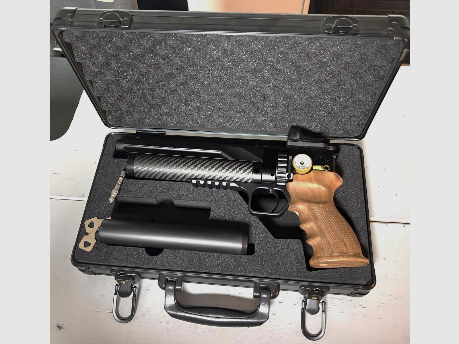 HUBEN GK 1 V3 en 5,5 mm o .22 Nuevo con súper accesorios PV 2400 €