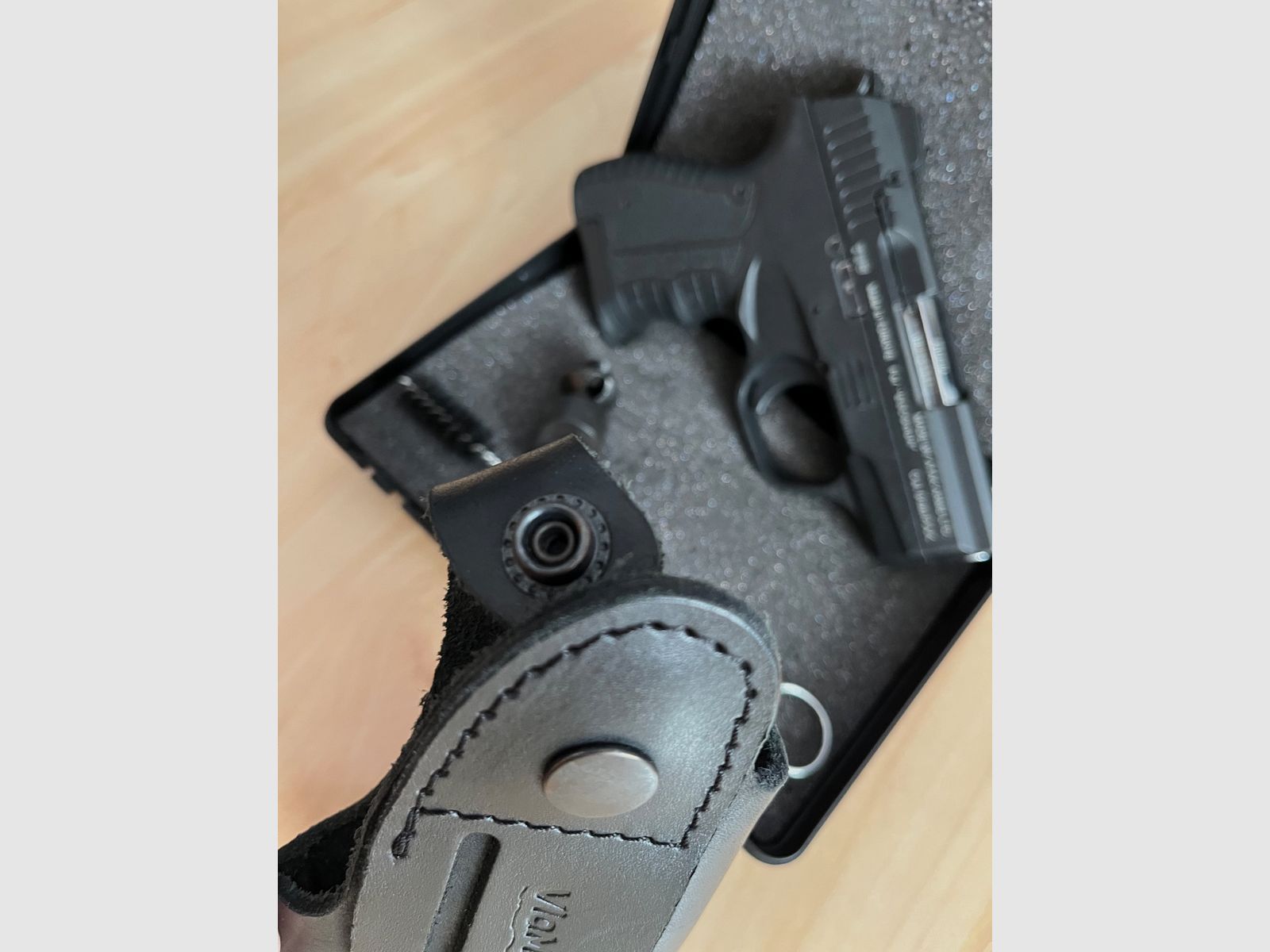 Zoraki 906 pistola 9mm P.A.K nero-cromo + fondina in pelle IWB, immagine 7 di 7