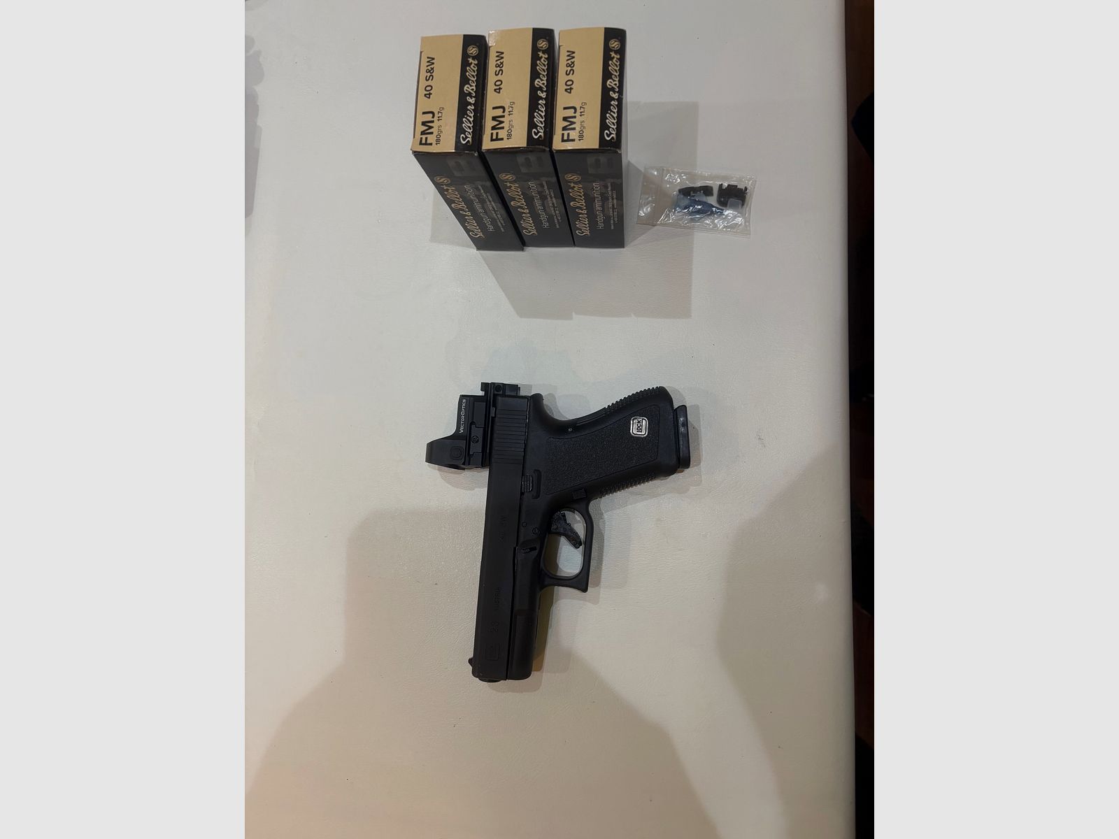 Glock 23 Kaliber 40S&W met 135 schoten munitie Gen 2