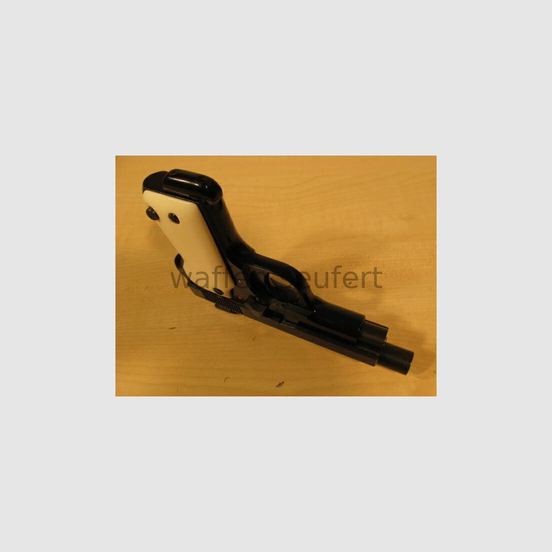 Unique L Pistole elegant veredelt