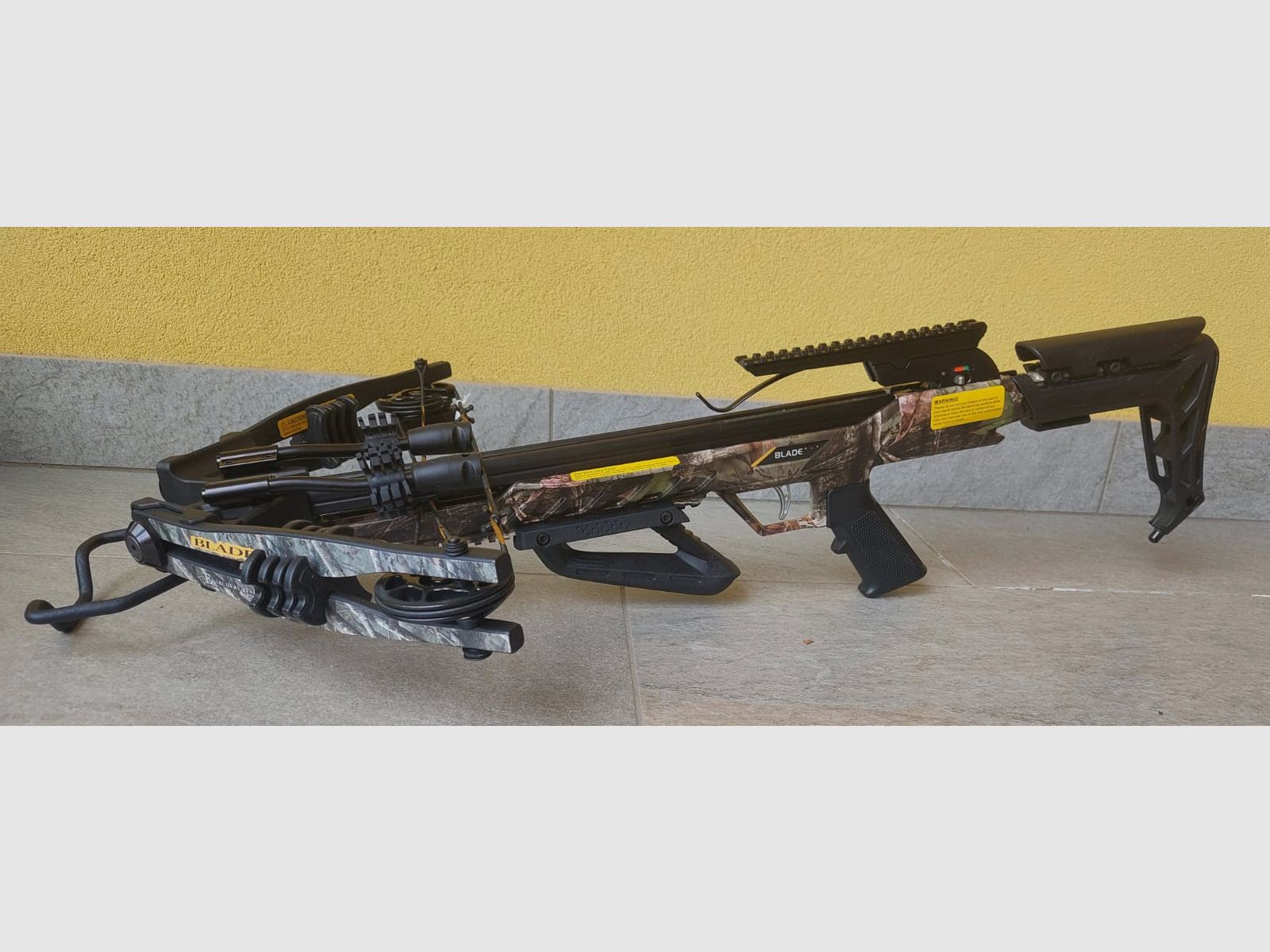 KRUISBOOG MOD BLADE 175 VRIJ INCLUSIEF OPTIEK, PIJLENKAST EN 3 PIJLEN