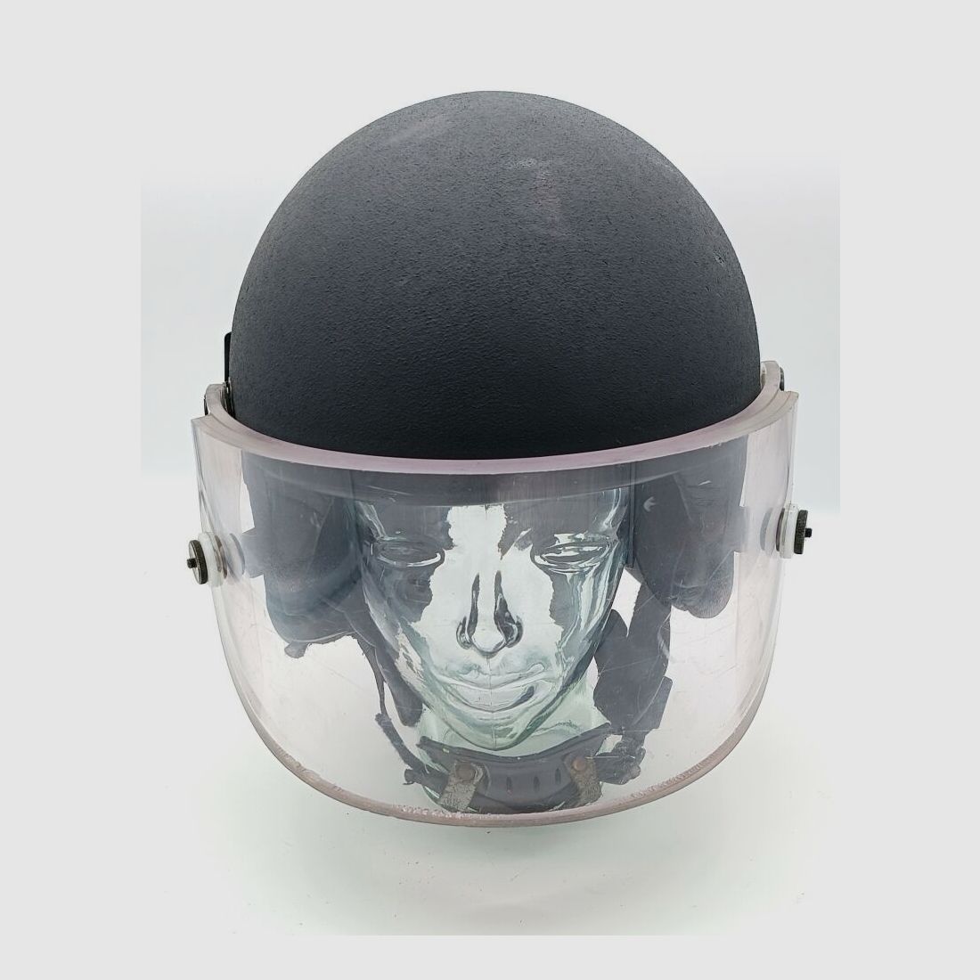 Schuberth P100 Polizeihelm aus Kevlar mit ballistischem Visier, Bild 2 von 7