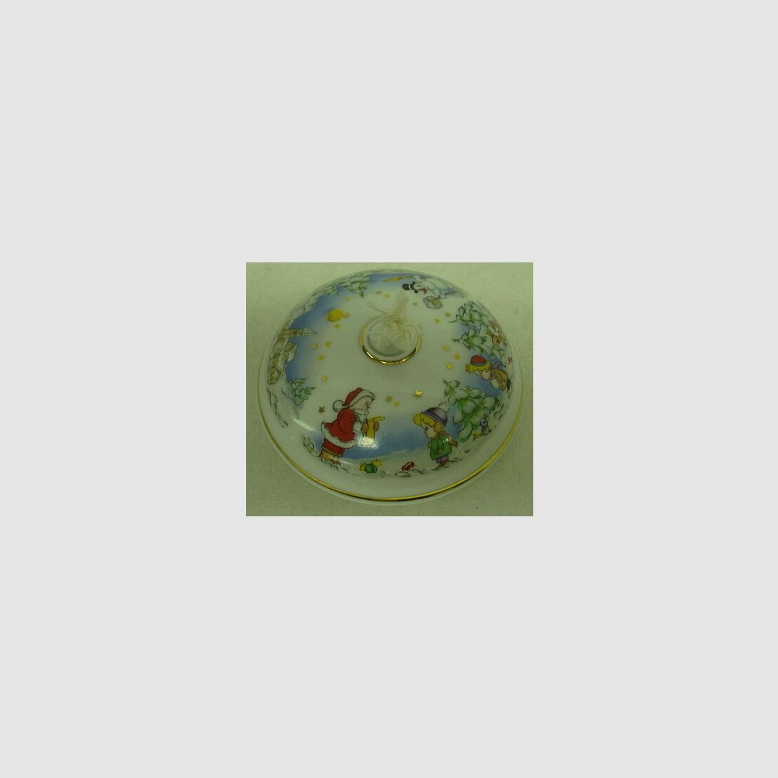 Werthe oil lamp made of porcelain with winter motif, with wick