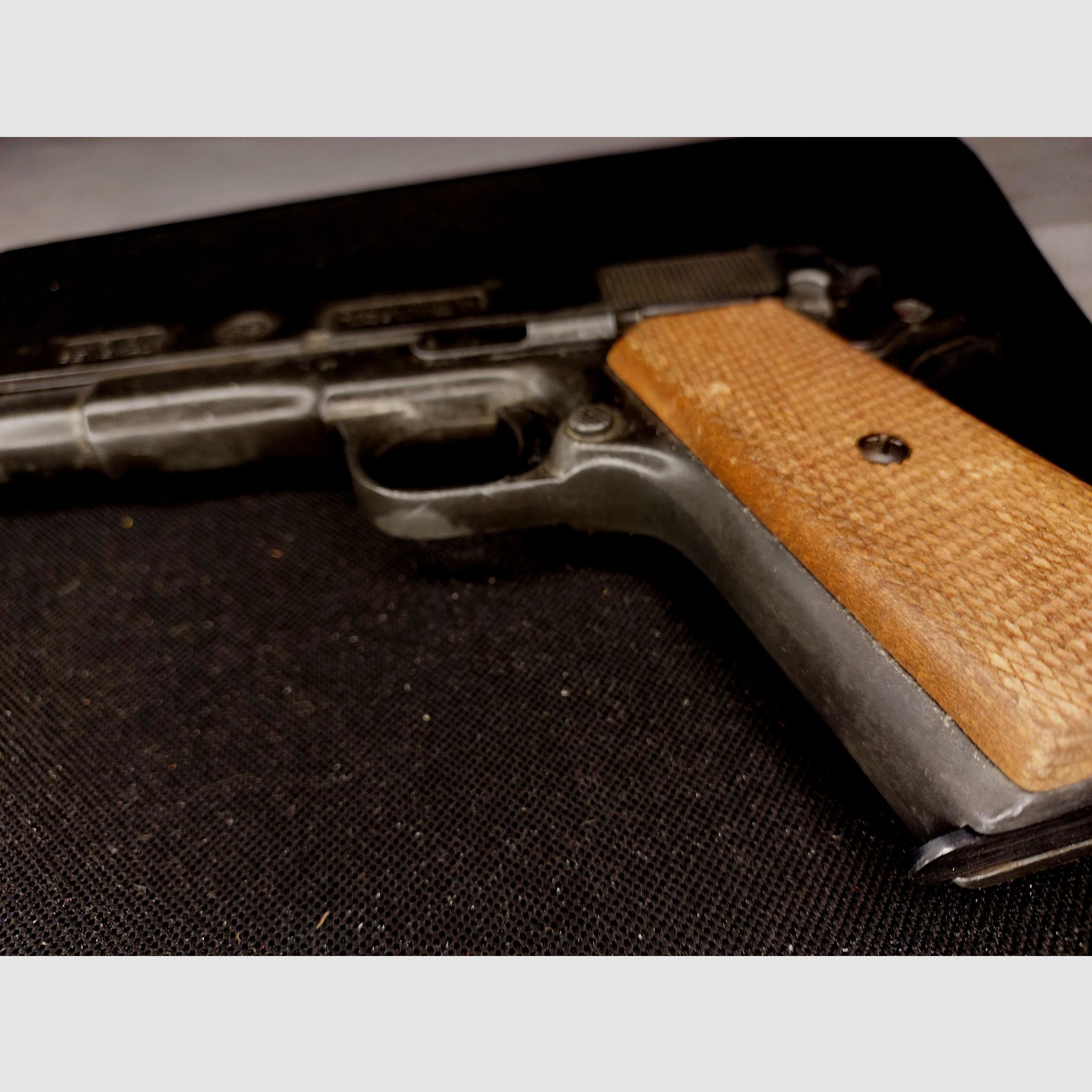 ME 8 General blank firing pistol cal. 8 mm bang (PTB 437) launch cup + 2 magazines