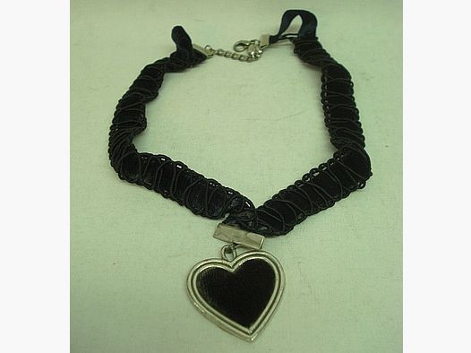 Aida de terciopelo negro - con un corazón en terciopelo negro