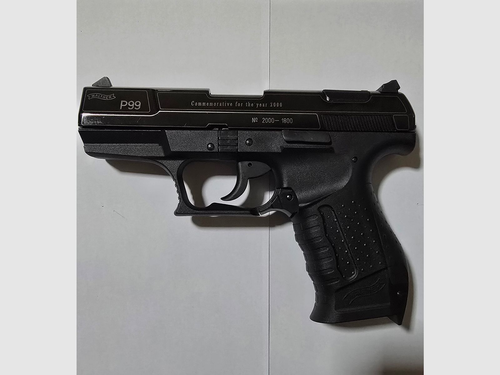 Walther P99 Sondermodell 2000 Millennium Schreckschuss