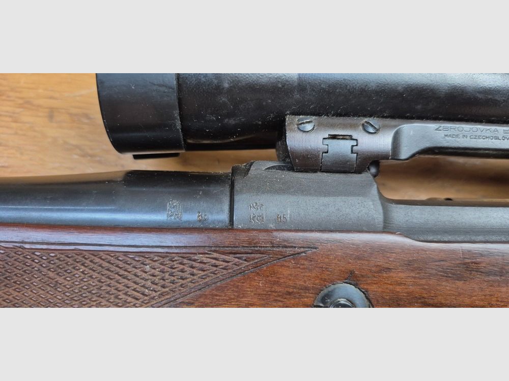 Bellissima carabina da grande caccia BRNO ZKK 602 — Cal. .375 H&H magnum — Caricatore 5 colpi (!) — Arma del 1985 — Cannocchiale Zeiss Jena ZF4 DDR 100% acciaio — Grande selvaggina e caccia africana Big Five — Legno molto bello — Eccellente meccanica — Fabbricazione di alta qualità — Condizioni quasi Premium — TBE+/TBE++, immagine 36 di 40