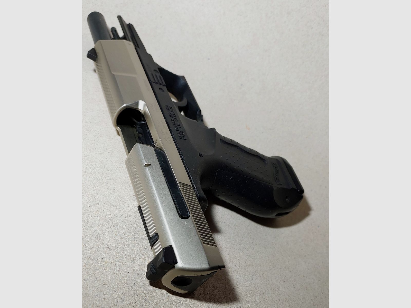 Walther P99 Schreckschuss Pistole 9mm P.A.K. bicolor Nickel (PTB 762) P 99 mit Lederholster