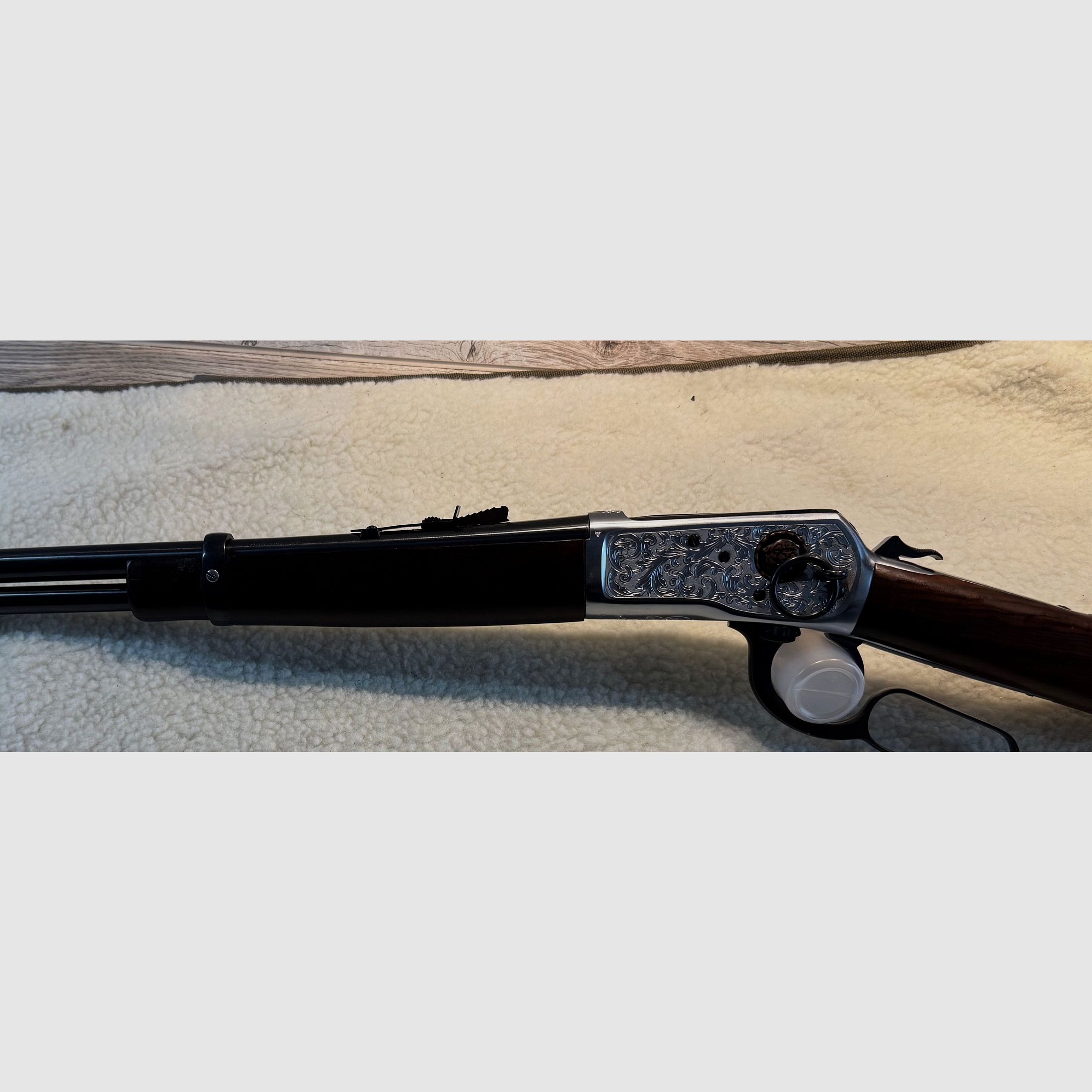 Rossi carabina a leva .357 Mag – stile western con incisione