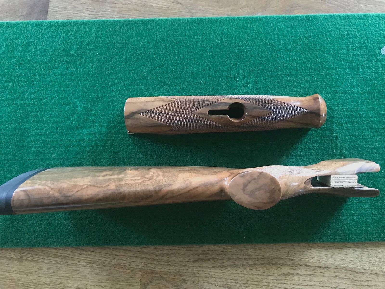 Krieghoff K80 Sporting Schaftset für Vorder- und Hinterschaft mit verstellbarer Schaftbacke 