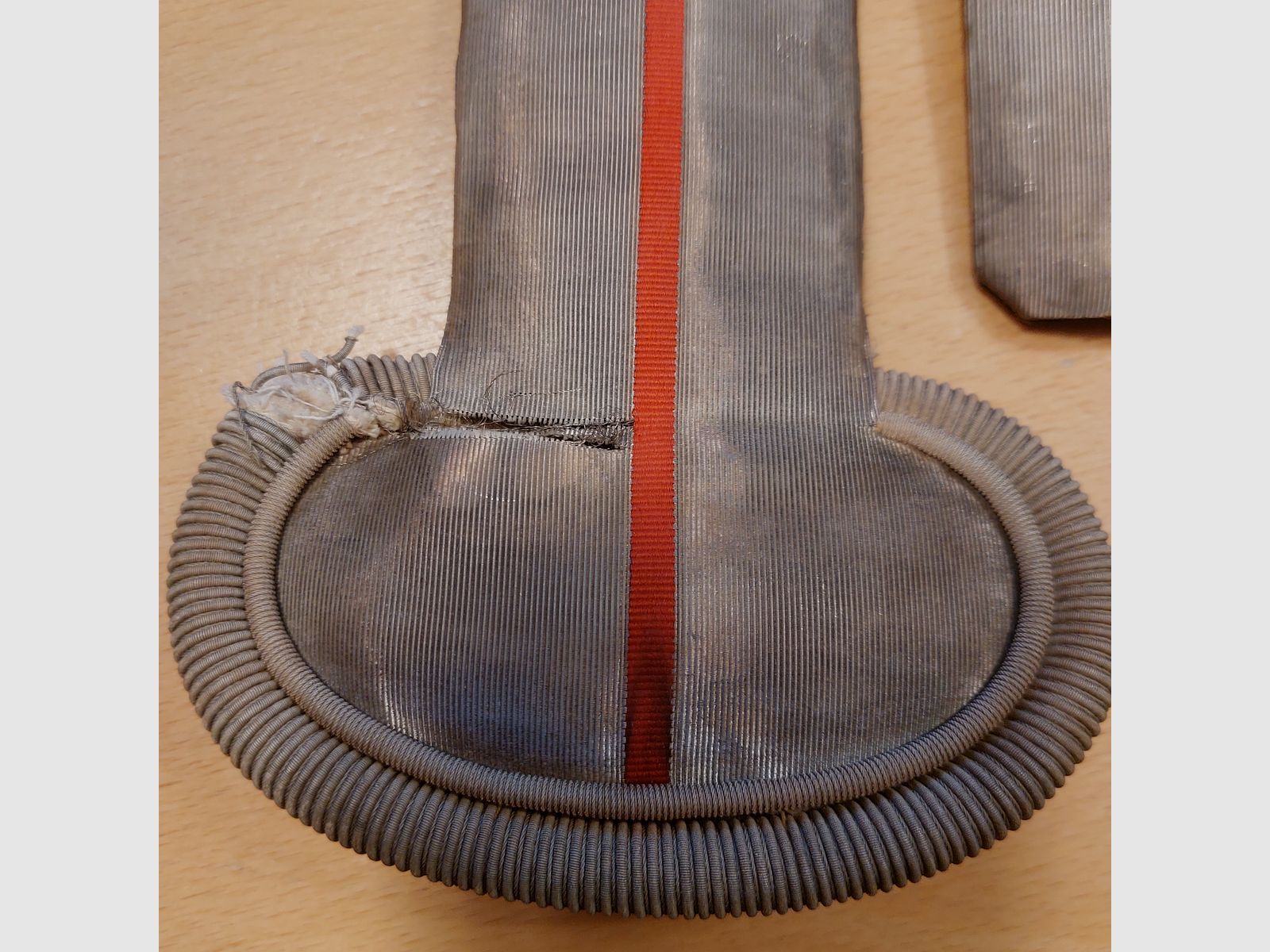 Epauletten silber mit rotem Streifen, Frankreich, Larp, Reenectment, Original