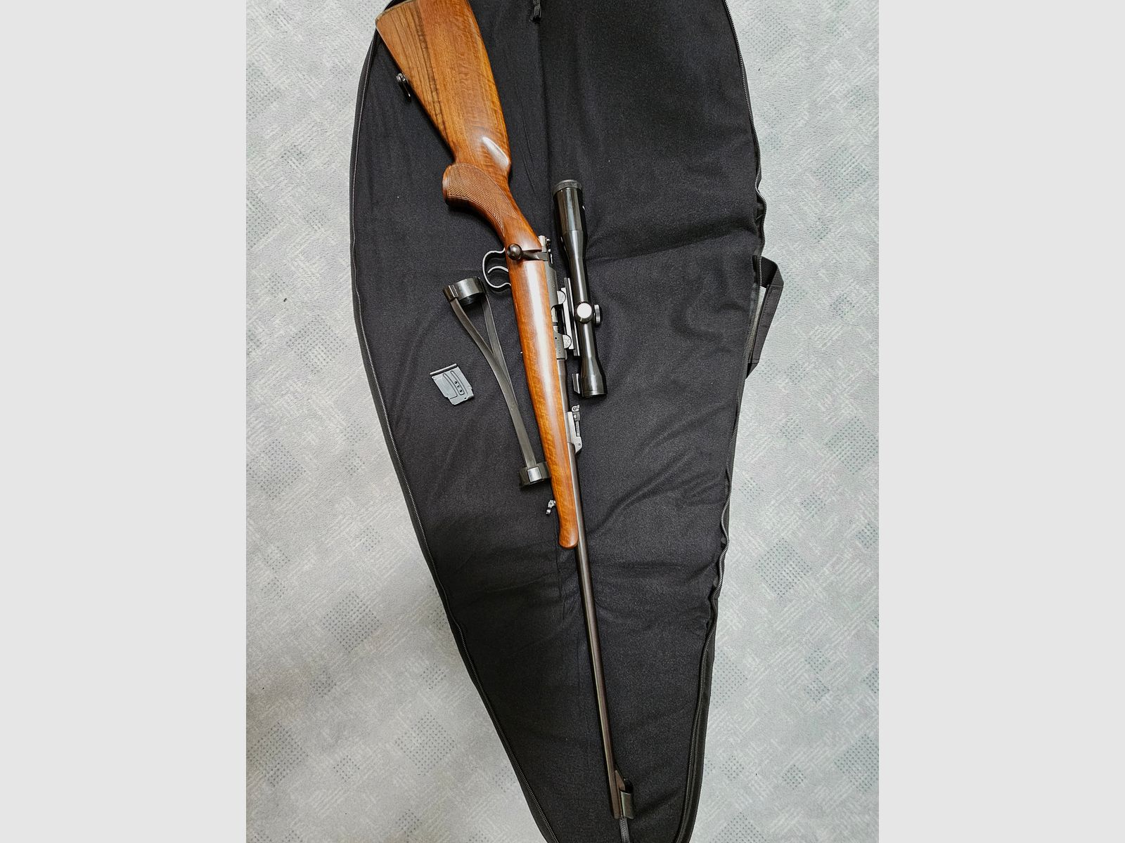 CZ 452-2E Lux Cal.22 lr con Zeiss Jena 4x32 M