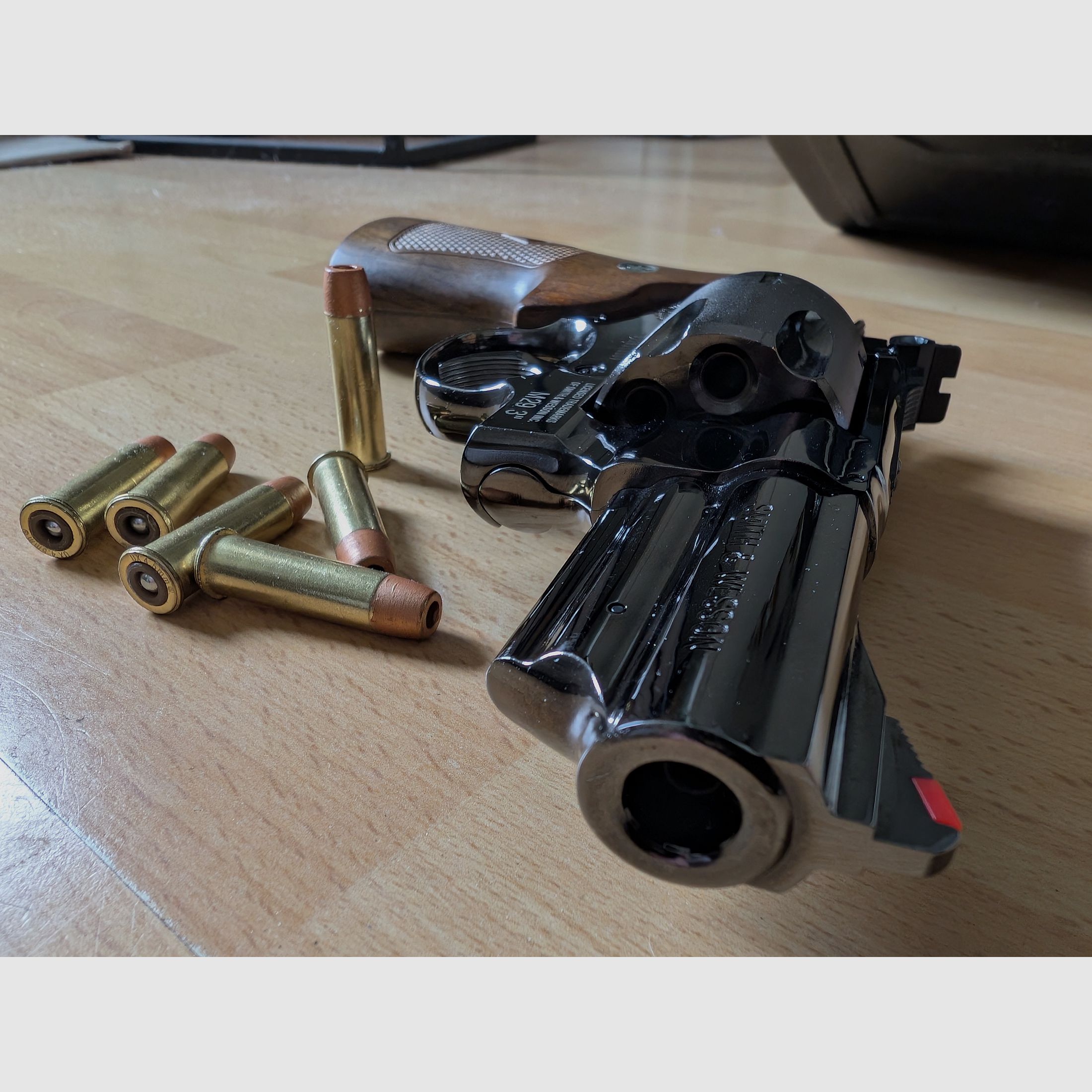 Smith & Wesson M 29 Revolver/  44 Magnum  CO 2 /  4,5 mm BB - Frei ab 18 
