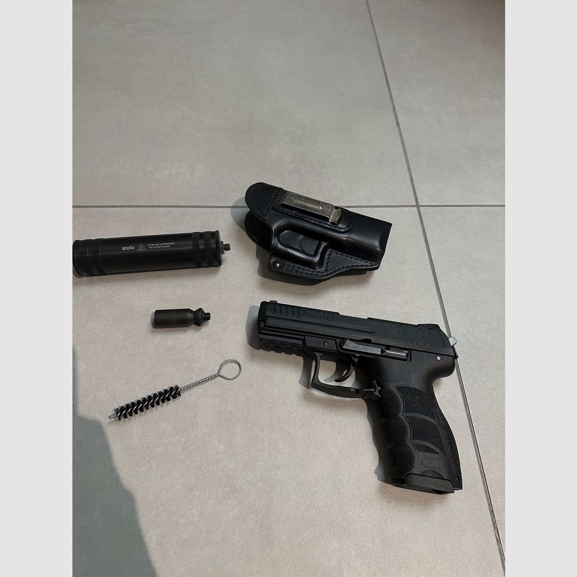 HK P30 revolver d'alarme en 9 mm PAK avec accessoires