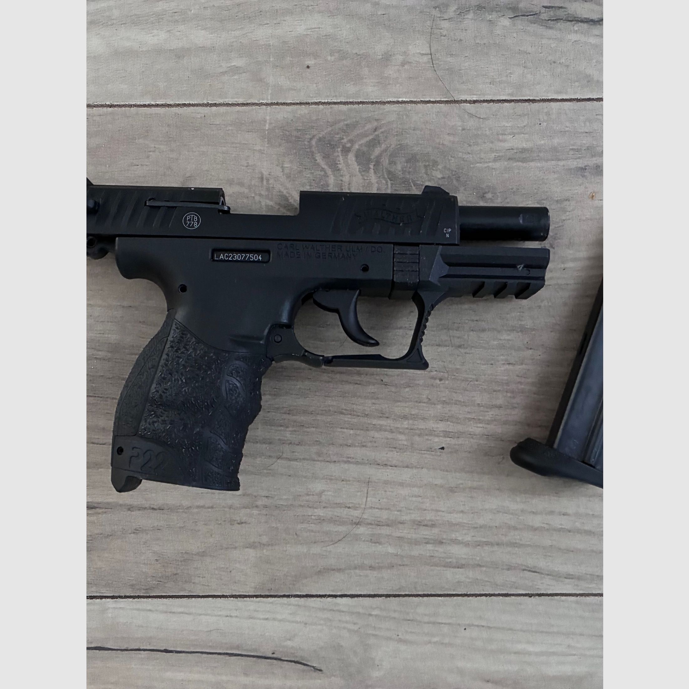 2x Umarex Walther P22Q