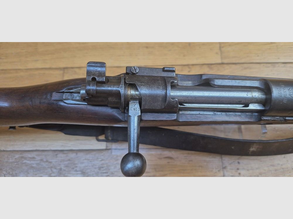 Sehr schönes Gewehr G98 – Gewehr 1898 – Arsenal Spandau 1907 – Originalkaliber 8x57IS – Vollständig monomatrikuliert außer der konformen Reinigungsstange – Guter bis sehr guter Lauf – Original braune Lederriemen – Exzellente Sammlerwaffe – BE/TBE, Bild 21 von 36