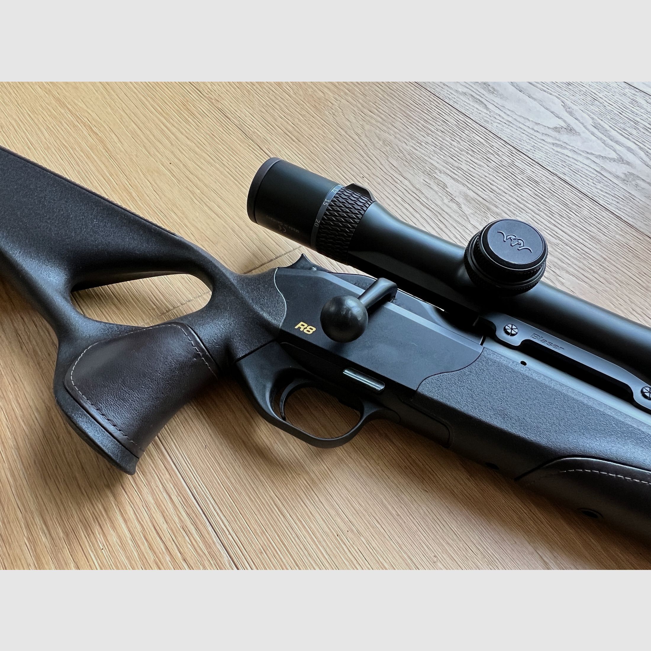 Blaser R8 Ultimate Leather Cocoa, .308 Win, Blaser B1 4-20x58, incl. Vorderschaft für Silencer