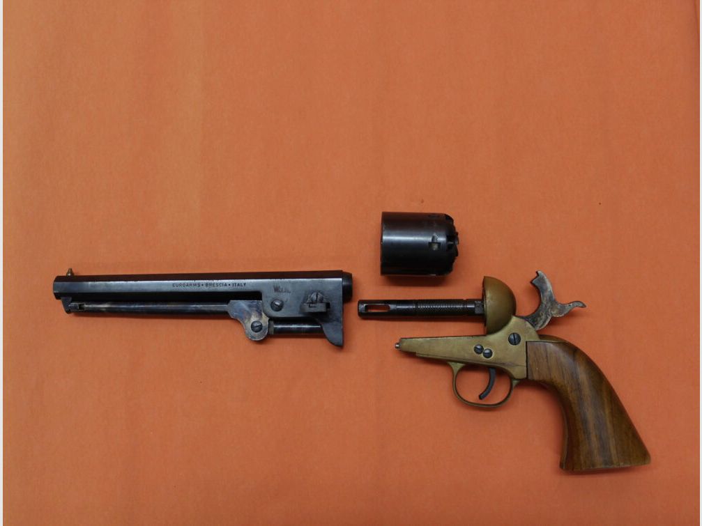 EUROARMS Perk.Revolver .36(Black Powder) EUROARMS NAVY 7,5" Lauf/ Messingrahmen (Vorderlader), Bild 6 von 7