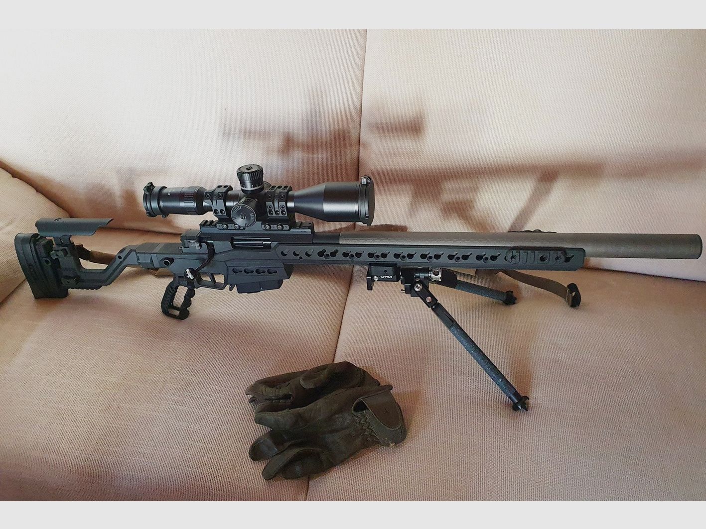 Direct beschikbaar: Speciale productie AI AT-XC Ongeschoten & Nieuw, met Custom B&T Titan-Integralsilencer (Hoofdwapen, accessoires en koffer inbegrepen. Glas/tweepoot tegen meerprijs)